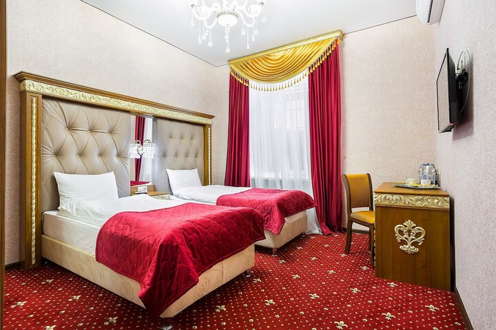 Room 12 of 49