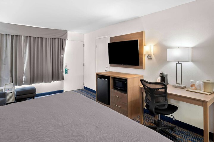 Room 14 of 41