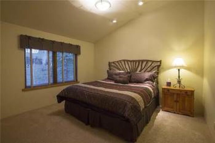 Room 10 of 21
