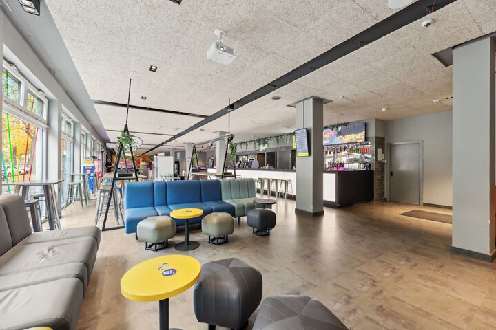 Guest Lobby