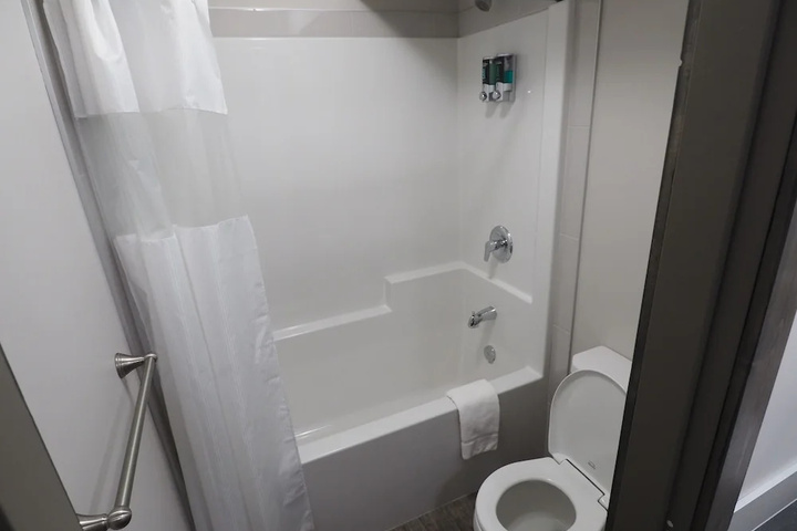Room 8 of 15