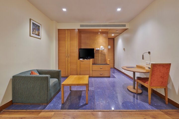 Room 16 of 51