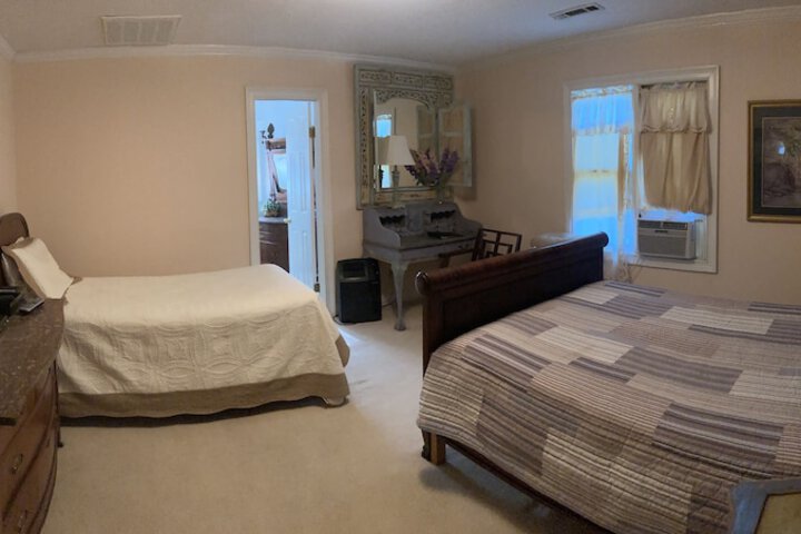 Room 11 of 37