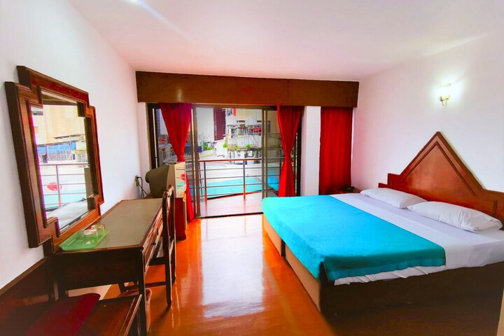 Room 25 of 54