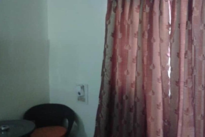 Room 16 of 33