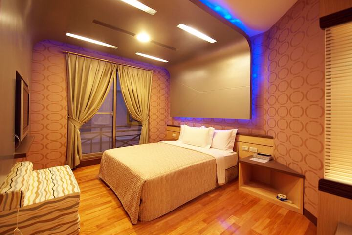 Room 3 of 11