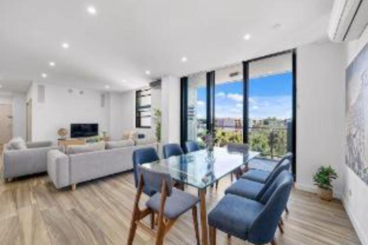 Image of Prime 3BR Apt(Parking) / ICC/DarlingHarbour-10 mins