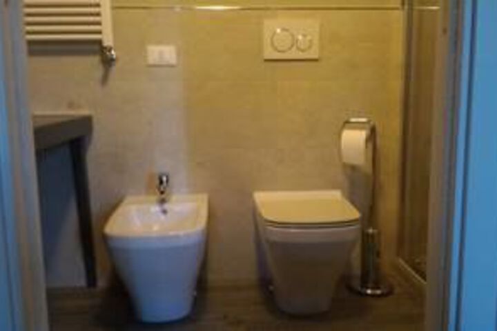 Room 5 of 33
