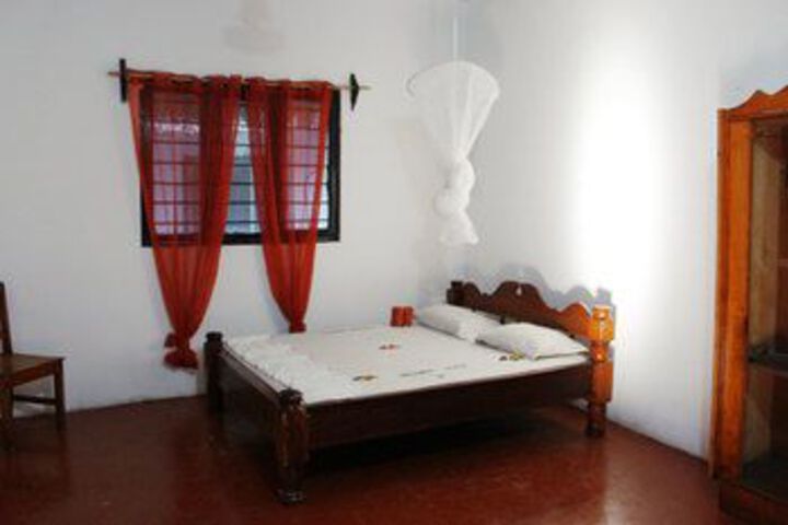 Room 12 of 23