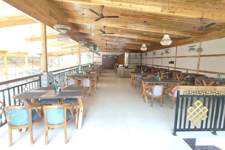 Dining 55 of 73