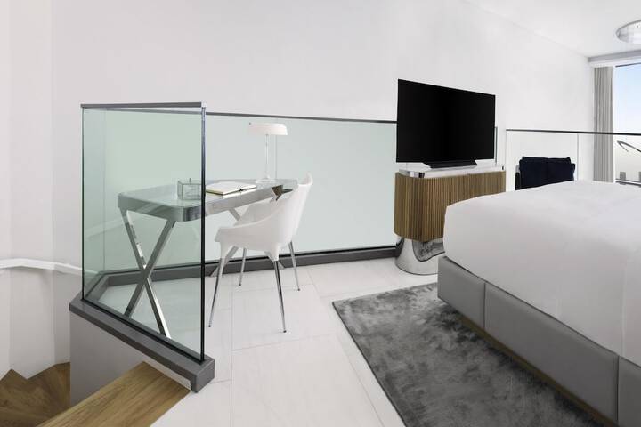Room 6 of 126