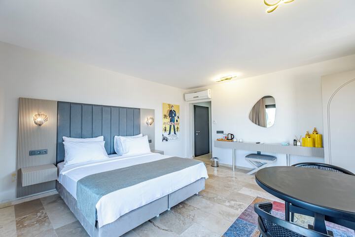 Room 32 of 86
