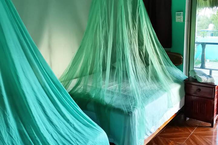 Room 6 of 30