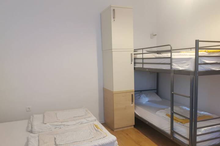 Room 22 of 45