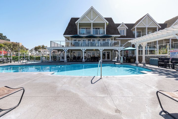 Pool 40 of 99