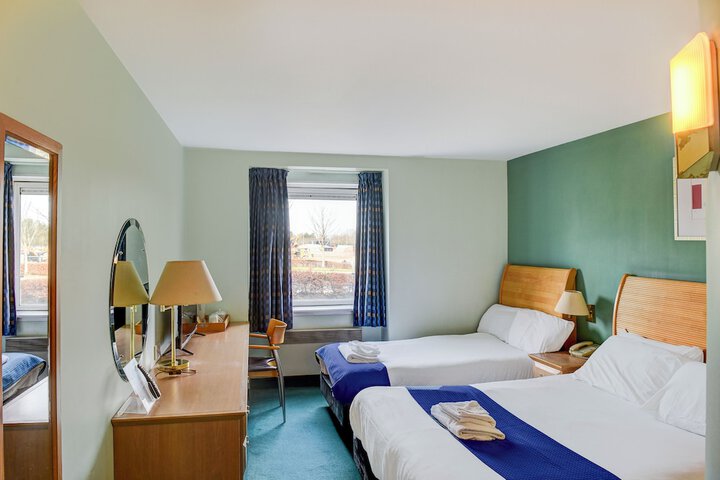 Room 17 of 41