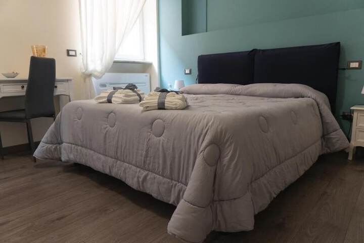 Room 6 of 42