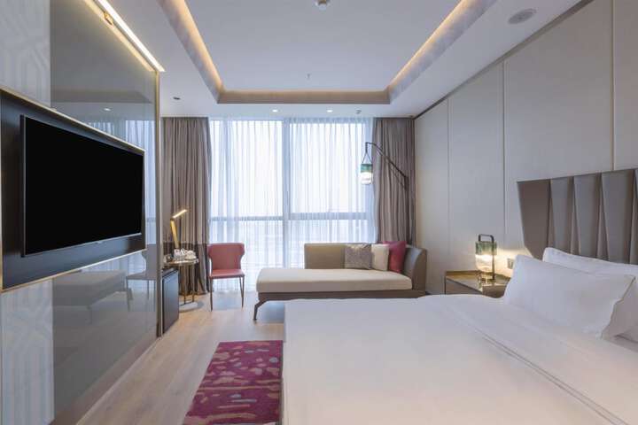 Room 30 of 132
