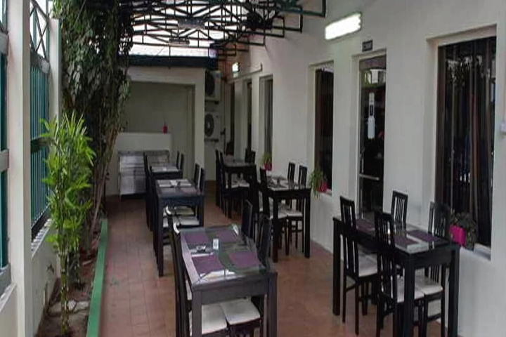 Dining 8 of 11