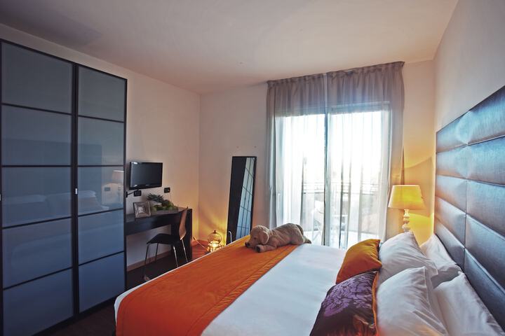 Room 5 of 31