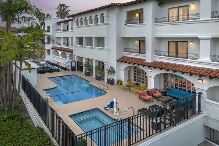 Hotel Pool