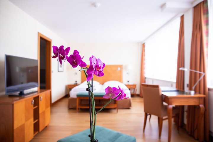 Room 19 of 93