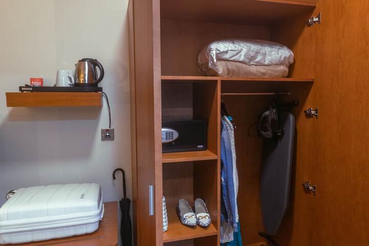 Room 12 of 50