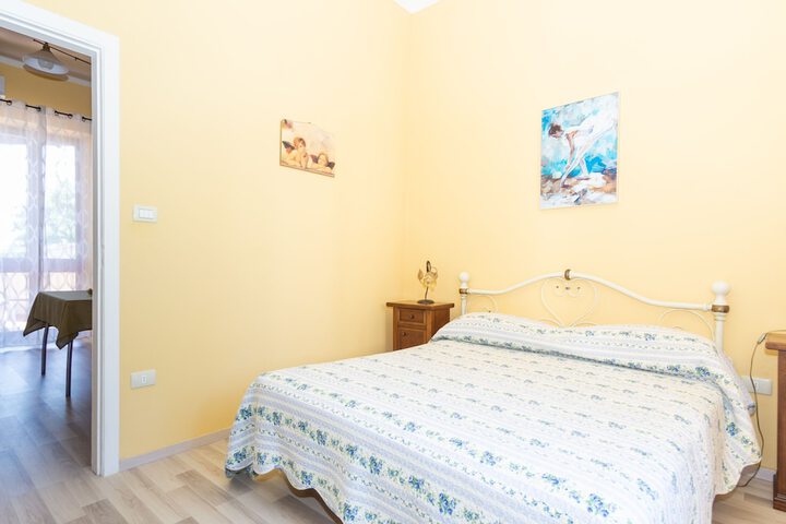 Room 11 of 29
