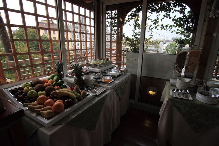 Dining 43 of 72
