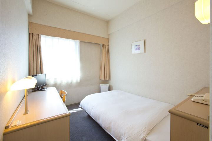 Room 2 of 12