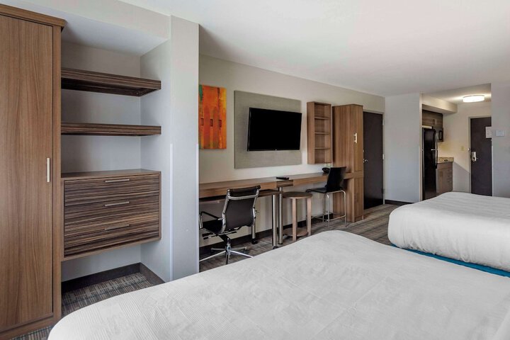 1 King Bed Suite (14 of 14)