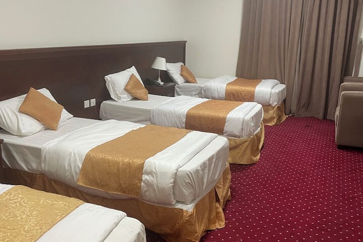 Room 2 of 6