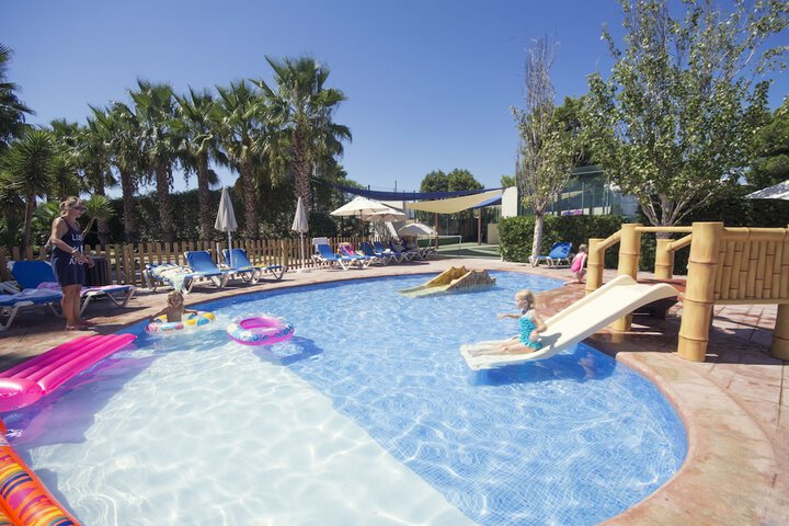Hotel Pool