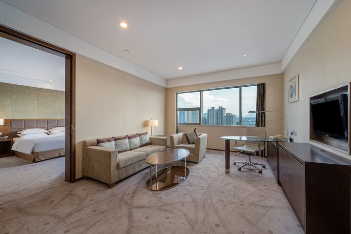 Room 18 of 60