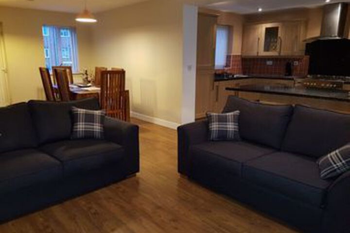 Lounge 6 of 30