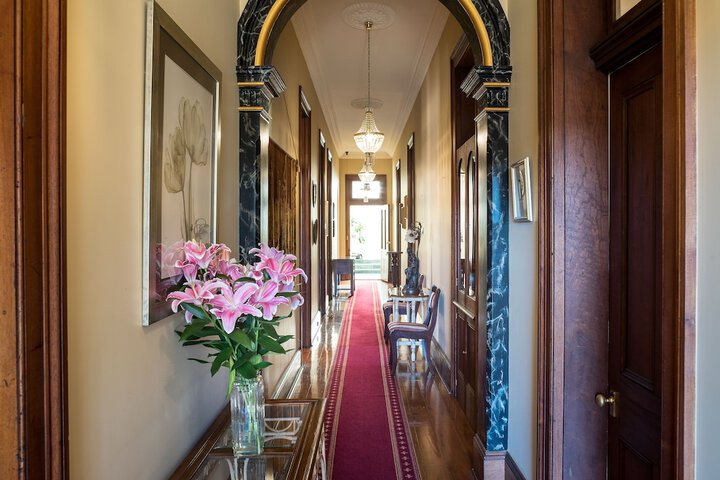 Ballroom/Hall 25 of 32