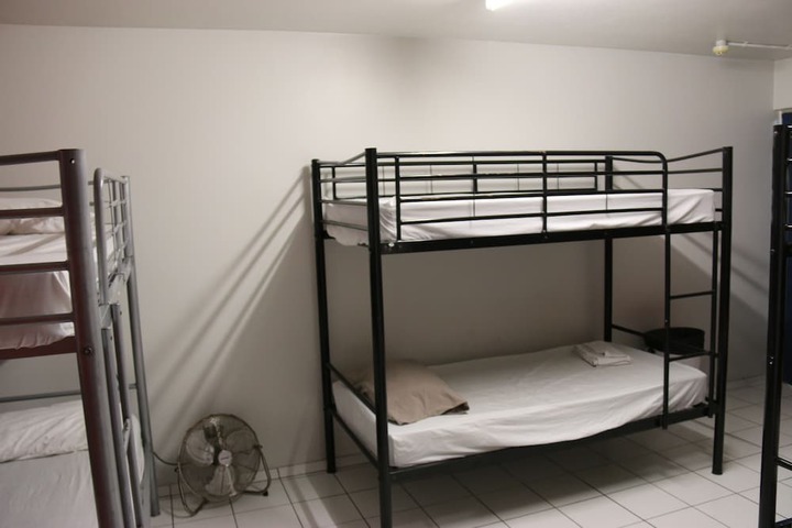 Room 6 of 10