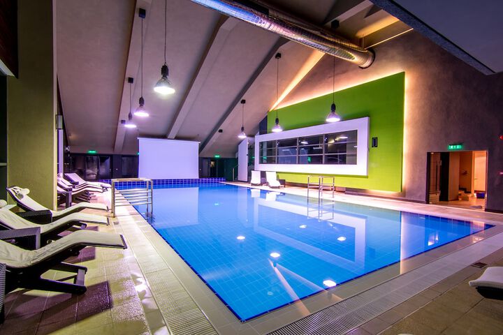 Pool 86 of 144