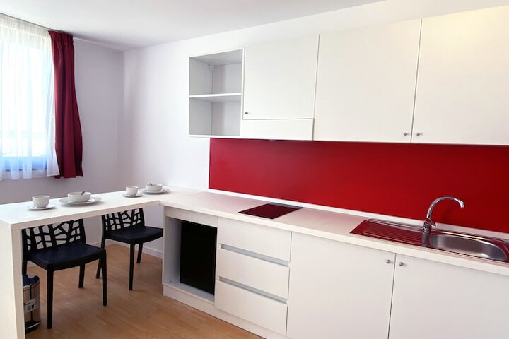 Room 20 of 34