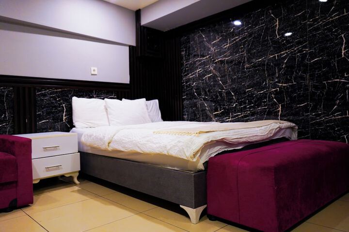 Room 29 of 33