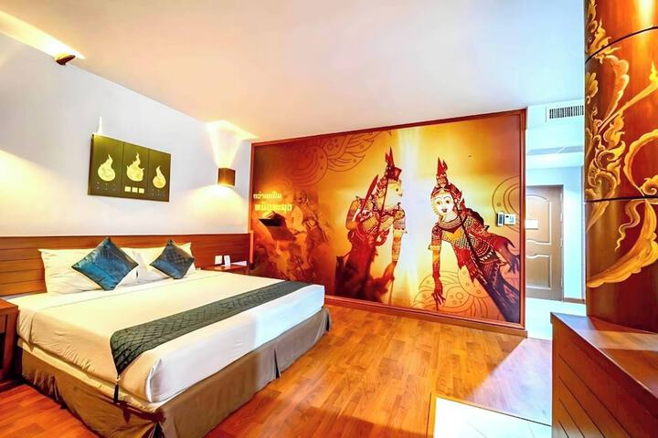 Room 12 of 80