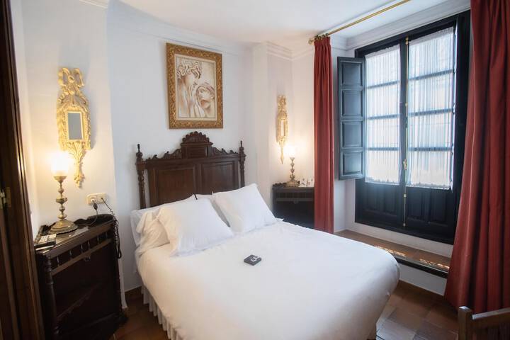 Room 28 of 165
