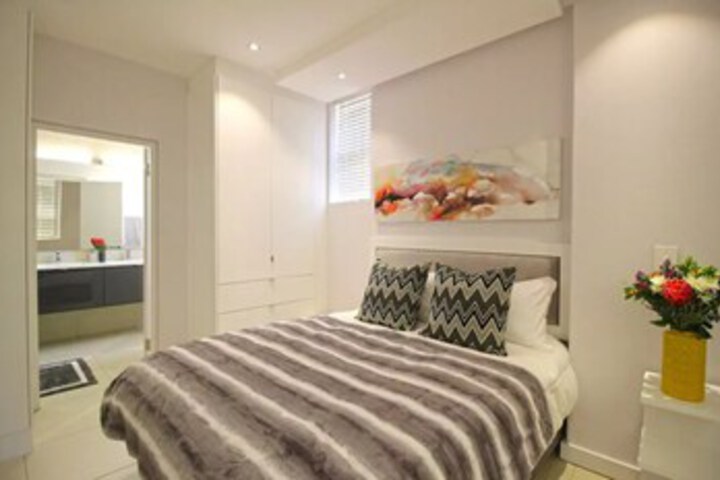 Room 11 of 12