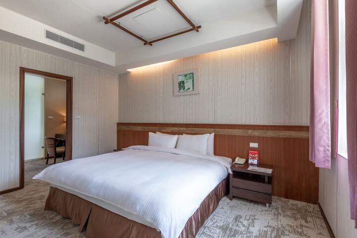 Room 13 of 70