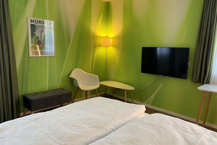 Room 13 of 147