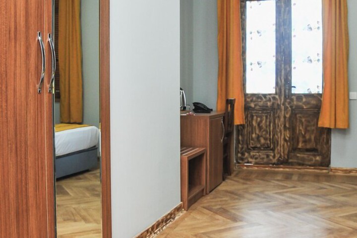 Room 7 of 37