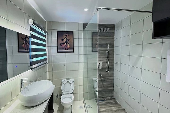 Room 11 of 35