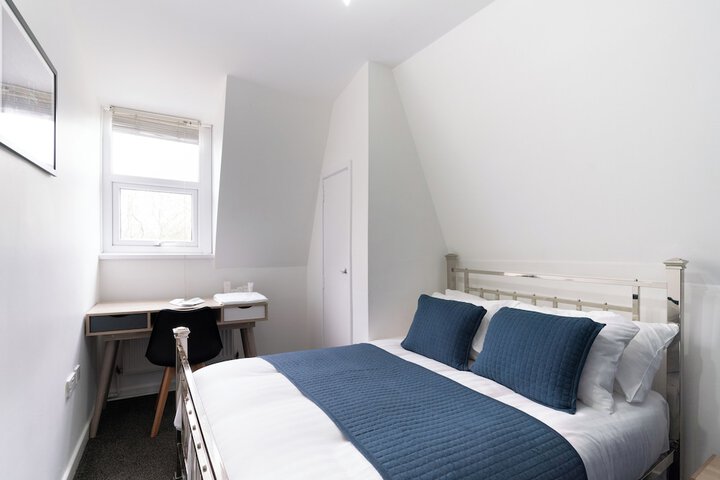 Room 9 of 51