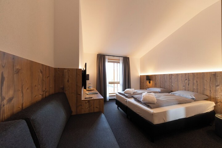 Room 3 of 22