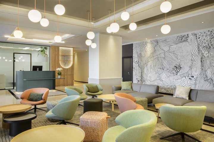 Entrance & Lobby